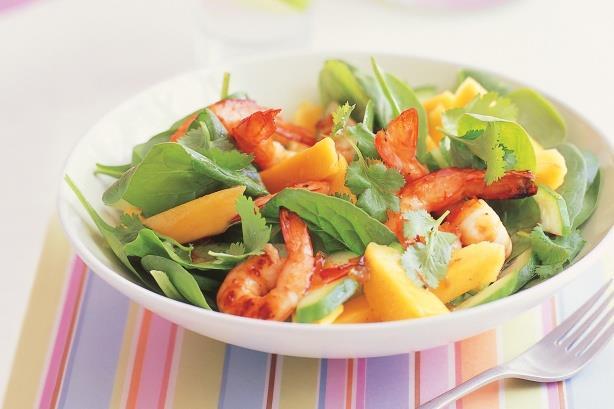 Prawn, Carrot, Mango and Lime Quinoa Salad with Chilli Oil Preparation Time: 5 minutes Cooking Time: 2 mins Makes: 2 portions 250g Express Pearl & Red Quinoa Mothergrain (TC) 150g king prawns, cooked