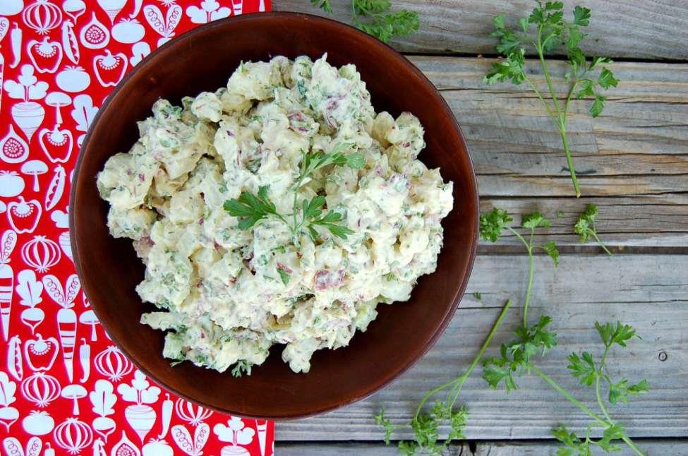 POTATO SALAD Ingredients 6 red potatoes, cut into quarters I leave the skin on, you can take it off if you want 1 cup chopped celery 115g 1 cup diced red or yellow onion 130g 1/2 cup finely chopped