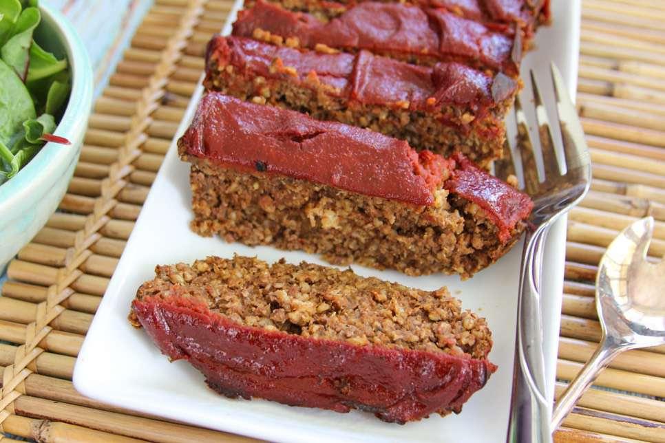 Plant Based Meatloaf Sauce 1/3 cup tomato paste (80g) 2 tablespoons water 2 tablespoons 100% pure maple syrup 2 tablespoons yellow mustard 1/2 teaspoon onion powder 1/2 teaspoon smoked