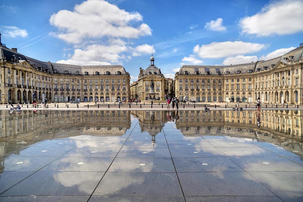 MAY 30 Breakfast at hotel 9.00 : Transfer to Bordeaux city center Meet your private guide 9.30 : Visit of Bordeaux city center with guide 12.