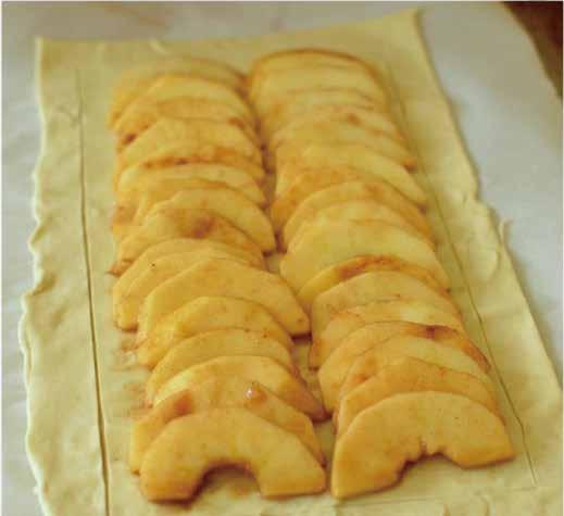 Simple Puff Pastry Apple Tart Recommended Tool SAVORLIVING Stainless Steel 12 Blade Apple slicer Ingredients Produce 3 Baking apples (Sliced), medium sized Refrigerated 1 Egg Condiments 1/2 tsp Lemon