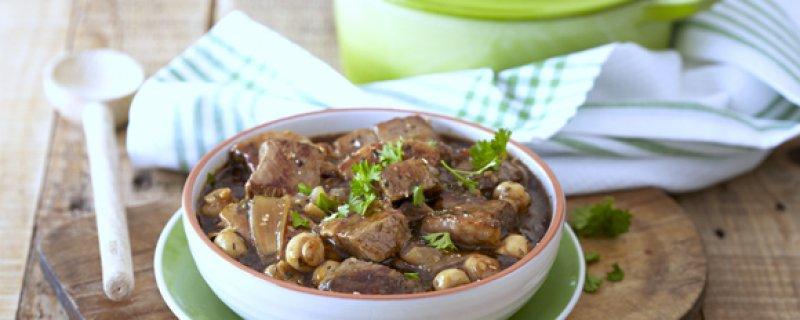 Rich Beef and Mushroom Stew Sunday 20th August COOK TIME 01:00:00 PREP TIME 00:10:00 SERVES 6 This meal makes the perfect dinner for the cooler months ahead! 1. 1 onion, cut in wedges 2.