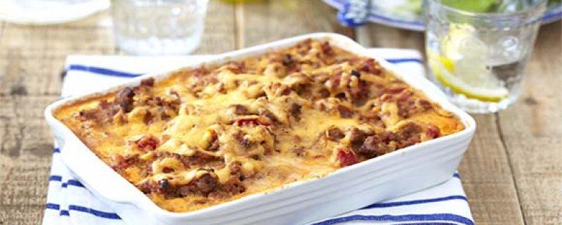 Greek Pastitsio with Beef Mince Tuesday 15th August COOK TIME 01:10:00 PREP TIME 00:10:00 SERVES 4 This great-tasting Greek dish is made using a pasta base filled with a delicious savoury mince.