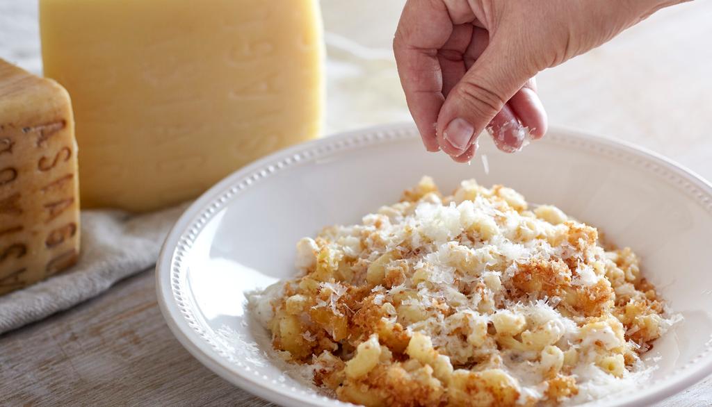 ASIAGO PDO Mac and Cheese Difficulty: Easy Serves: 6-8 servings Preparation: 1 hour INGREDIENTS 12 ounces (340 g) Fresh Asiago PDO 4 ounces (115 g) Asiago Vecchio PDO 8 ounces (225 g) elbow pasta 3