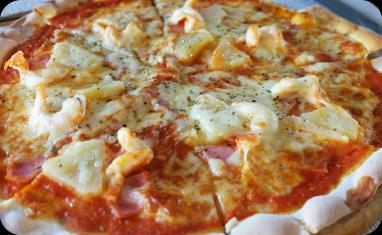 and mozzarella cheese Hawaiian Pizza 330 Tomato