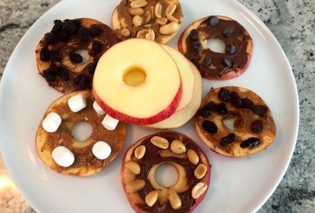Afterschool Apple Rings Makes 12 rings Prep: 5-10 minutes Ingredients 3 large, round apples A variety of toppings (here are some ideas): 1-2 kinds of nut or seed butter (peanut, almond, or Nutella);