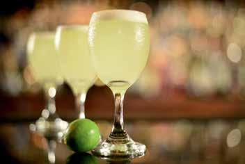 It was also home of the Morris Bar, owned by the American Víctor Morris, who inspired by the recipe of Whisky Sour - a mixture of Bourbon Whisky with lemon juice and sugar -, prepared the first Pisco