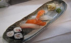 Sushi 寿司 1.Entree Sushi オントレ寿司 $13.50 4pcs of nigiri and 3pcs of thin roll 2.Main Sushi メイン寿司 $22.