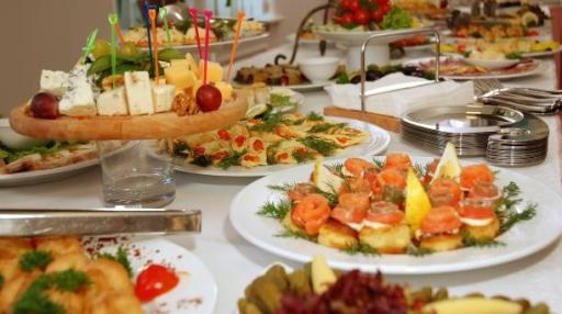 Fork Buffets Minimum of 10 people at a minimum 8 per person Mixed french breads & butter 1.10 A selection of rolls & breads 1.20 Bagels 1.20 Fresh croissants 1.40 Mixed leaf salad 1.