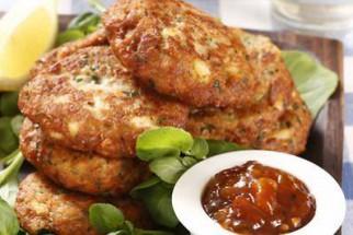 Tuna Cakes Makes about 12 tuna cakes 2 x 175 g cans tuna, drained 1 egg, beaten 2 Tbsp.