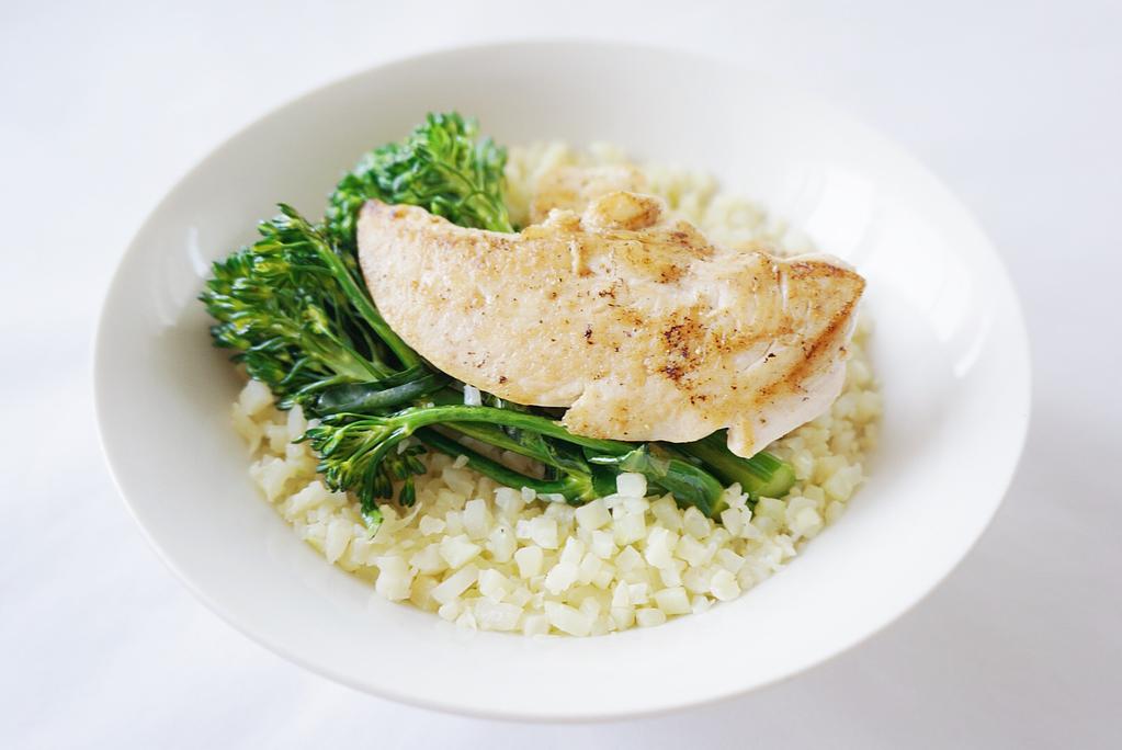 Cauliflower Risotto (makes enough for Day 1 and Day 2) Ingredients 4 cups riced cauliflower 1 cup coconut milk 4 pieces chicken breast tenders 6 broccolini florets Pepper to taste Instructions 1.