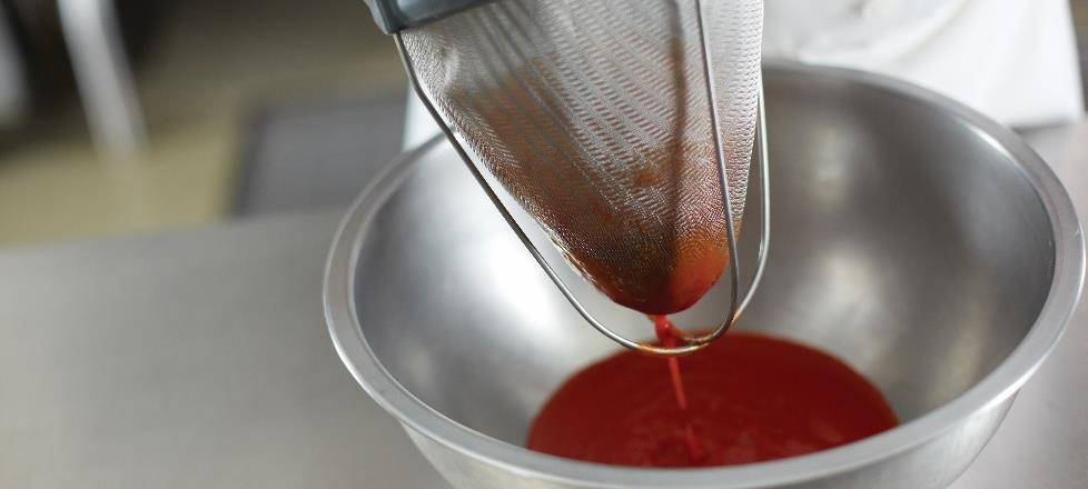 PREPARING DIFFERENT KINDS OF SAUCE Coulis