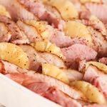 DAY 2 SMALLER FAMILY- HAM AND PINE BAKE M A I N D I S H Serves: 3-4 Prep Time: 20 Minutes Cook Time: 40 Minutes 2 pounds cooked sliced ham 1/2 can pineapple rings (juice reserved) 1/4 cup brown sugar