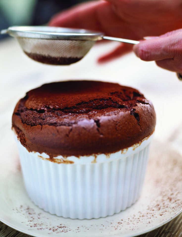 ALL DAY DINING DESSERTS Warm Chocolate Fudge Cake 6.