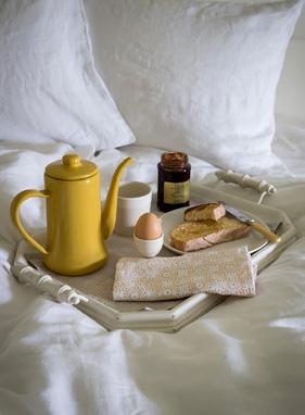 and napkins. There is also a Mustard Dot tablelinen, perfect for breakfast. L.
