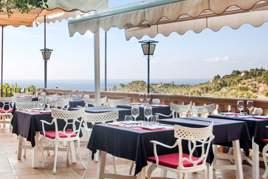 You can choose from a variety of savoury traditional tapas, lovingly prepared and served at sunset under a huge