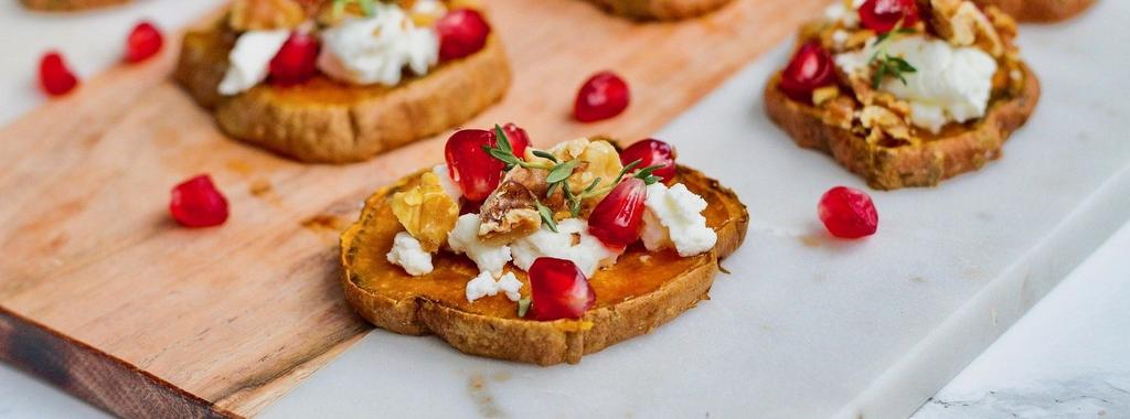 Sweet Potato Crostini with Pomegranate & Goat Cheese 8 ingredients 35 minutes 8 servings 1. Preheat the oven to 375ºF (191ºC) and line a baking sheet with parchment paper. 2.