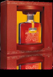 L OR DE JEAN MARTELL A spectacular product of more than 300 years of experience and unwavering commitment to excellence, it is a blend of over 400 extremely rare