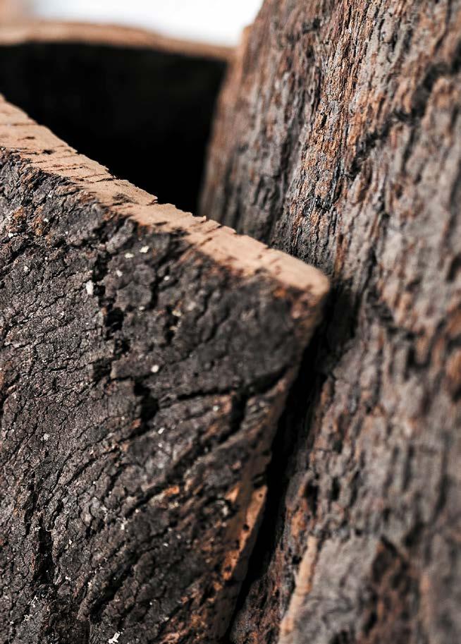 Our selection method: From the cork oak to the stopper Aquitaine Liège has operations in Portugal, where the cork is harvested and the stoppers are produced.