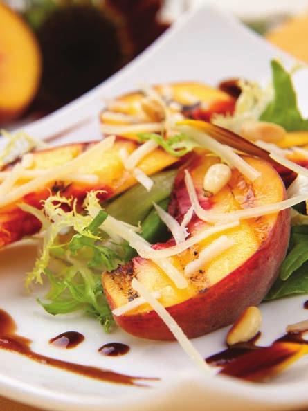 Chapter 17 Meal Considerations 427 Grilled Peach Salad 1½ Tbsp. vegetable oil 4 fi rm, ripe peaches 1 oz. Parmesan cheese, large shred 3 Tbsp. pine nuts, toasted 4 oz. baby lettuce ¼ c.