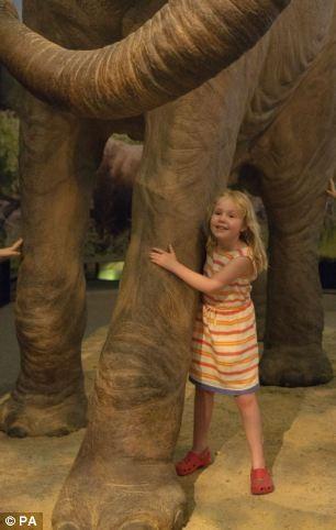 There are many lifesize models of Ice Age creatures, including