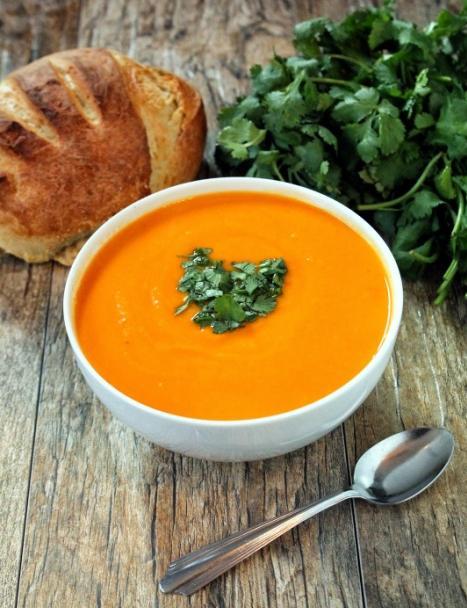 Sweet Potato Soup Recipe for 4 servings: 4 cups of chicken broth 1 large sweet potato peeled 2 bay leaves 1 clove of garlic (crushed) 1 tsp ginger (fresh or powdered) ½ tsp sea salt 1 tsp Italian
