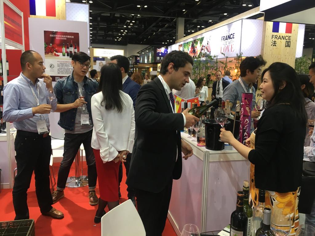 China Package B Fairs Roadshow in China Annual fairs This package includes the participation of the winery in the following fairs: 2 of these big fairs: Top Wine in Beijing Wine Fair in Guangzhou Pro