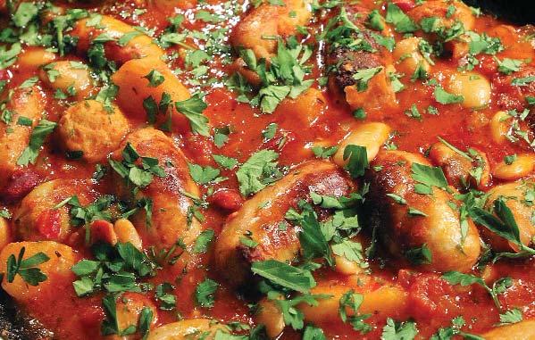 Sausage and Baked Bean Casserole 20 minutes Cooking time: 6-8 hours Servings: 4 1 pack of 8 pork sausages 1 x 400g can baked beans 2 x 400g cans chopped tomatoes 1 medium white onion 2 leeks 1