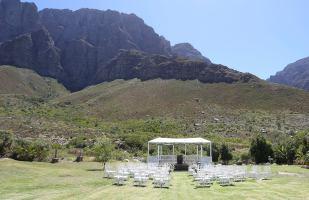 CATERING - See our menu options at the back of this document - All catering is to be provided by Du Kloof Lodge with exception to the Wedding cake and on request, other speci c items - Our menus can