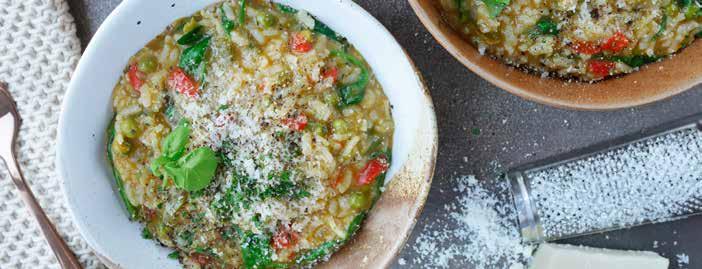 Vegetable Risotto Vegetable Tagine VEGETARIAN 8 MINUTES 2-3 SERVINGS VEGETARIAN 10 MINUTES 1 tbsp olive oil 15g butter (optional) 1 medium onion, diced 3 cloves of garlic, finely chopped 1 red
