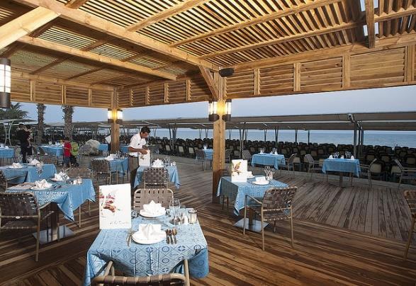30 48 Pax Central Reservation required (with extra charge) CARETTA RESTAURANT SEAFOOD CUISINE 19.00-21.