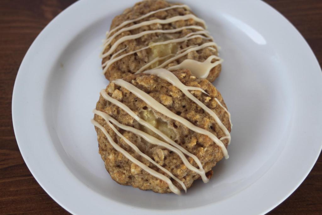 APPLESAUCE OATMEAL COOKIES 1 ¾ Cups Rolled Oats 1 ½ Cups Flour 1 teaspoon Baking Powder 1 teaspoon Baking soda 1 teaspoon Ground Cinnamon ½ teaspoon Ground Nutmeg ½ Cup Butter, softened ½ Cup Brown