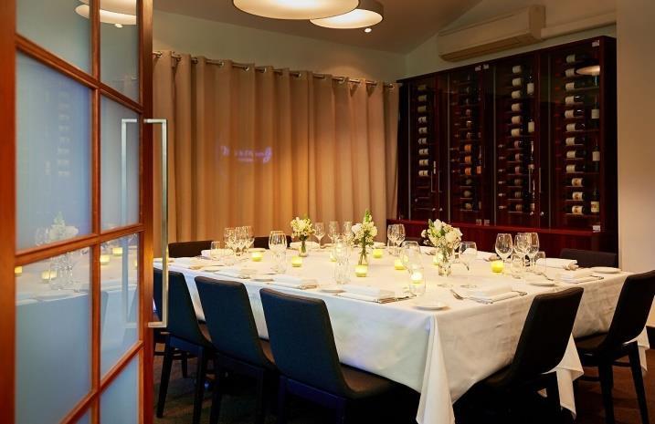 multi-award-winning restaurant enjoys sweeping views of the Brisbane River and Story Bridge.