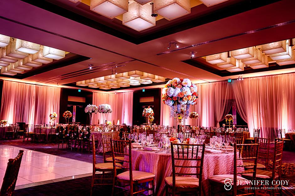 dinner choice of floor length table linens and napkins in a wide array of colors and chiavari chairs five votive candles per