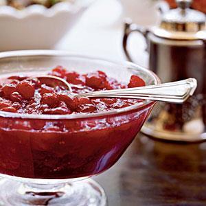 Classic Cranberry Sauce Cinnamon, ginger, and cloves boost the taste of this traditional wholeberry cranberry sauce. Vary the character by adding toasted nuts or other fruits.