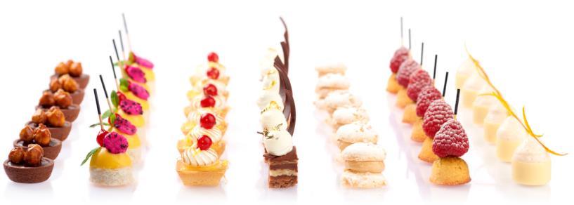 P E T I T F O U R S C o l l e c t i o n The «Passion» - 74,80 Platter of 42 petit fours, 7 varieties which may differ according the season Suggestion of items: Caramel Carambar &