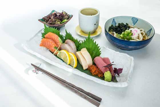 00 5 pieces of fresh salmon nigiri, salad and