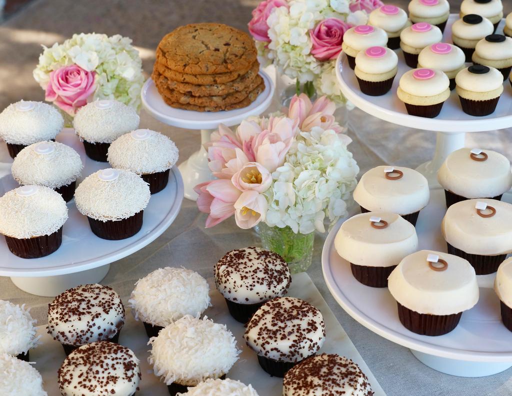 SOCIAL OCCASIONS LET SPRINKLES DESIGN THE PERFECT EVENT FOR YOU.