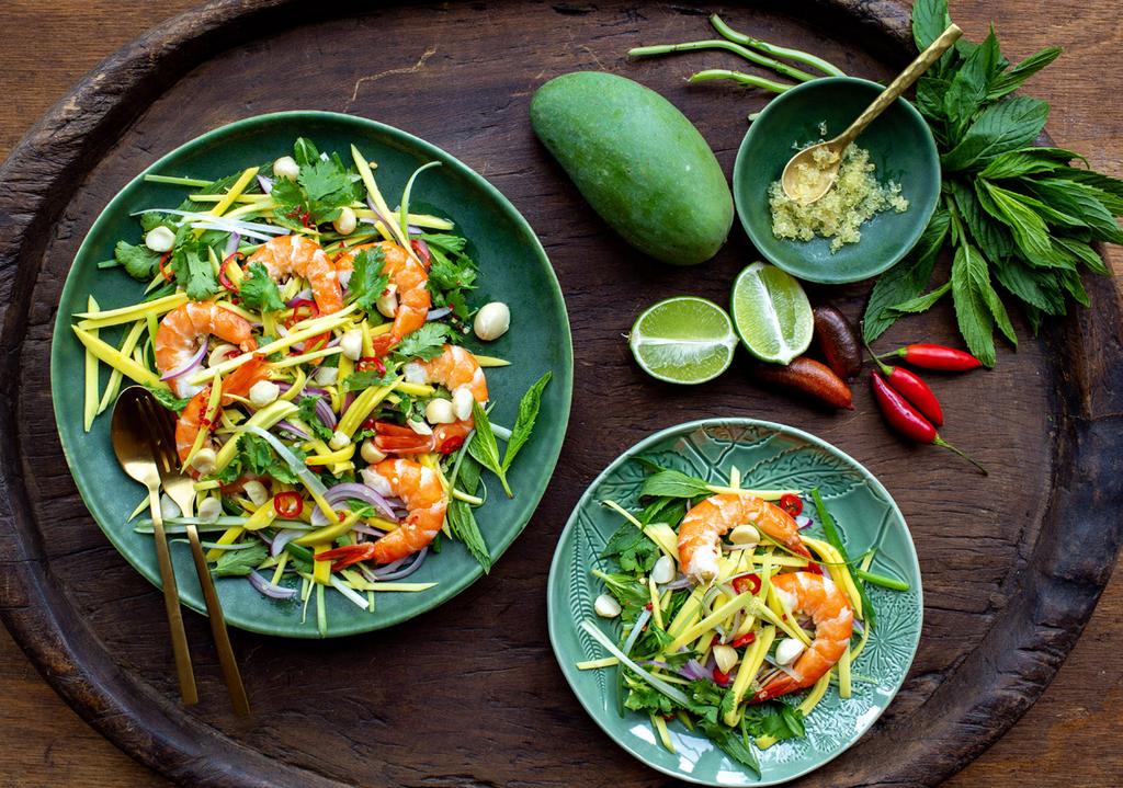 GREEN MANGO PRAWN SALAD by Sydney Food Sisters SERVES: 4 PREP: 20 MINS COOK: 0 MINS Summer dinners are sorted with this Green Mango Prawn Salad.