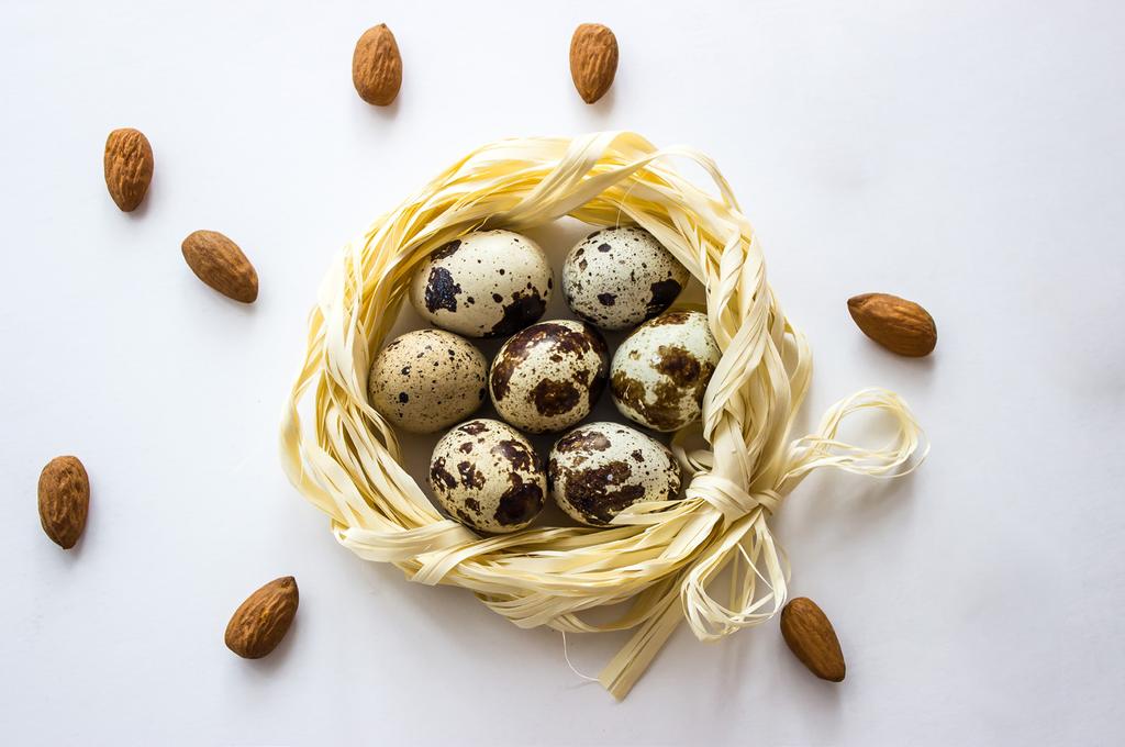 EASTER IS THE TIME OF YEAR WHEN WE CELEBRATE WITH SWEET TREATS AND DELICIOUS FEASTS. So whether you re catering for family or friends, remember that only Lucky makes perfect.