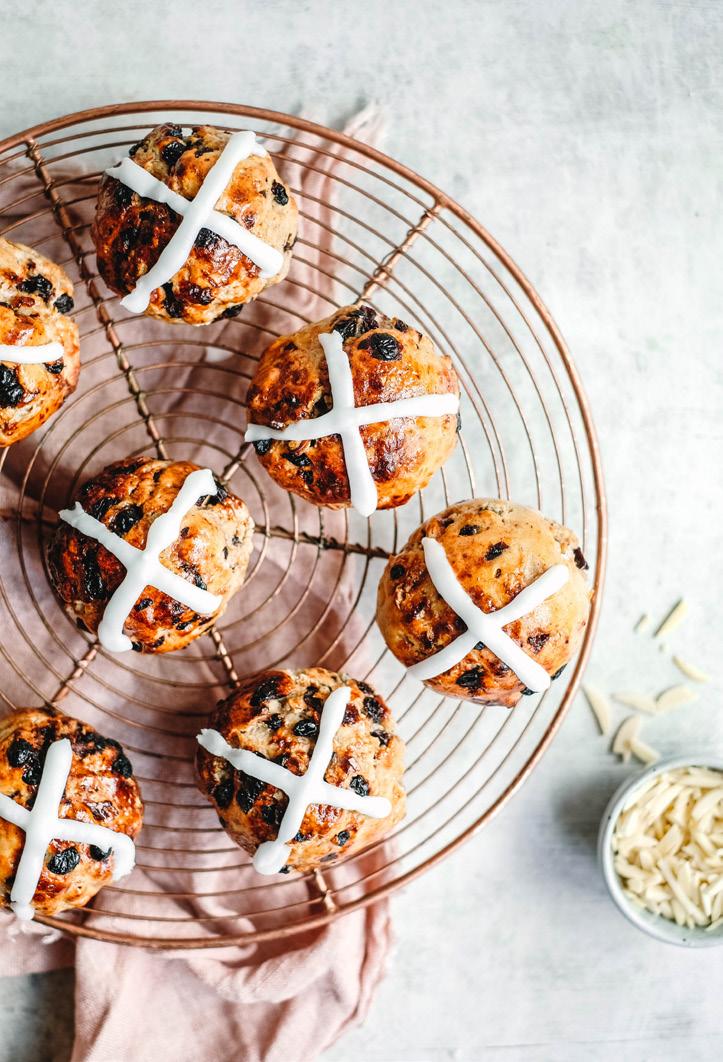 EASTER CLASSICS Hot Cross Buns PREP: 2½ hours (including rest) COOK: 30 minutes MAKES: 8 1 tsp dried yeast 300g (2½ cups) plain flour 2 tbsp caster sugar 1 tsp ground cinnamon ½ tsp ground allspice