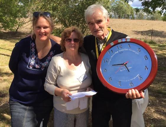 wow!!! Wodonga Guild President Margaret Sutherland and Secretary Rhonda Fergus present Danny Cappellani with a clock trophy not sure if they think he needs to be more timely with his show entries in