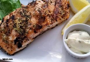 Easy Grilled Salmon Prep time: 5 Minutes Cook time: 12 Minutes Serves: 4 4 slices of salmon fillets, skin-on salt and pepper to taste 1 teaspoon of ground ginger 1 teaspoon of dried oregano 2 cloves