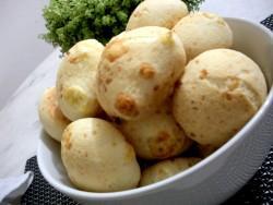 Pao de Queijo Recipe Brazil Pao de Queijo is a Brazilian cheese bread made with tapioca flour. They re puffy and chewy, like Japanese mocha, and perfect finger food, great for dipping!