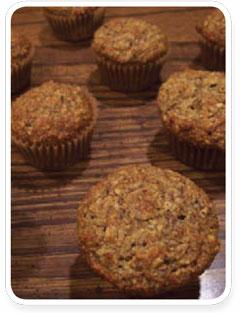 11. Apple Nut Mini Muffins Mix in a bowl: 1 c. shredded apple (peeled) 1 c. applesauce 1/2 c. agave or maple syrup 2 eggs 2 tsp. vanilla 127 3g 17g 5g In a separate bowl mix: 1 c. almond flour 1 c.