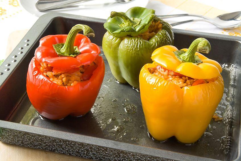 STUFFED BELL PEPPER Olive oil spray 1 cup diced zucchini 1 cup diced tomatoes 1/2 cup sliced mushrooms 3 tbsp.