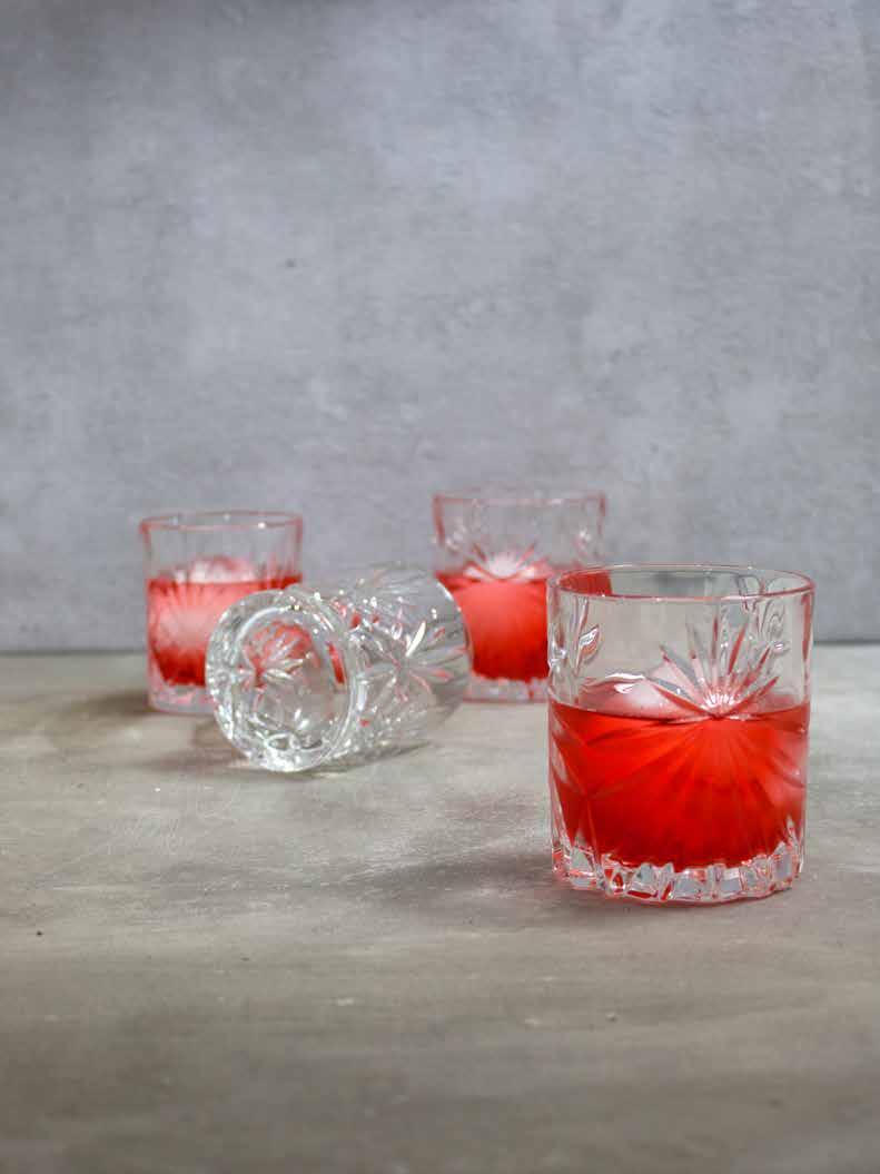 RCR Founded in 1967 by the merger of two artisanal glassworks and deeply immersed in the traditions of its territory, for decades RCR was one of the world s top manufacturers in the field of crystal