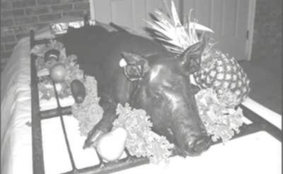 DAVE S SIGNATURE PIG ROASTS Fascinating parties since 1986. A Pig Roast is the perfect addition to your Summer Picnic or Graduation Party.