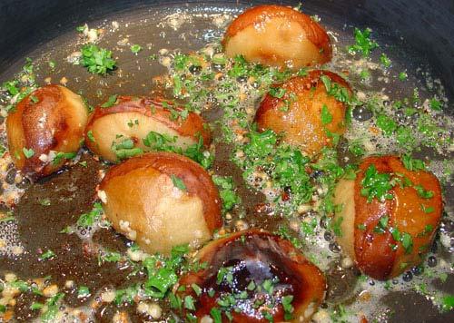 Apple-Smoked Parsley Potatoes Apple wood smoking adds an interesting flavor to this traditional side dish.