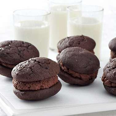 Chocolate Sandwich Whoopie Pies Yield: 30 Prep Time: 35 minutes - 3 4 cups all-purpose flour 3 4 cup Ghirardelli Unsweetened Cocoa - 2 teaspoons baking soda 2 teaspoon salt 4 cup plus tablespoon